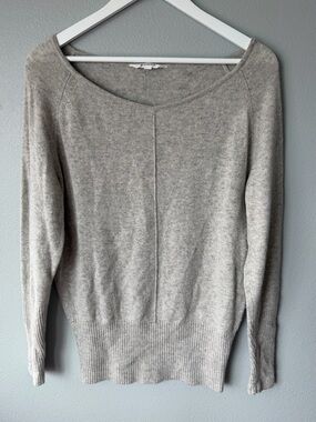 Athleta *flawed* grey scoop neck long sleeve 100% cashmere sweater Women’s sz M